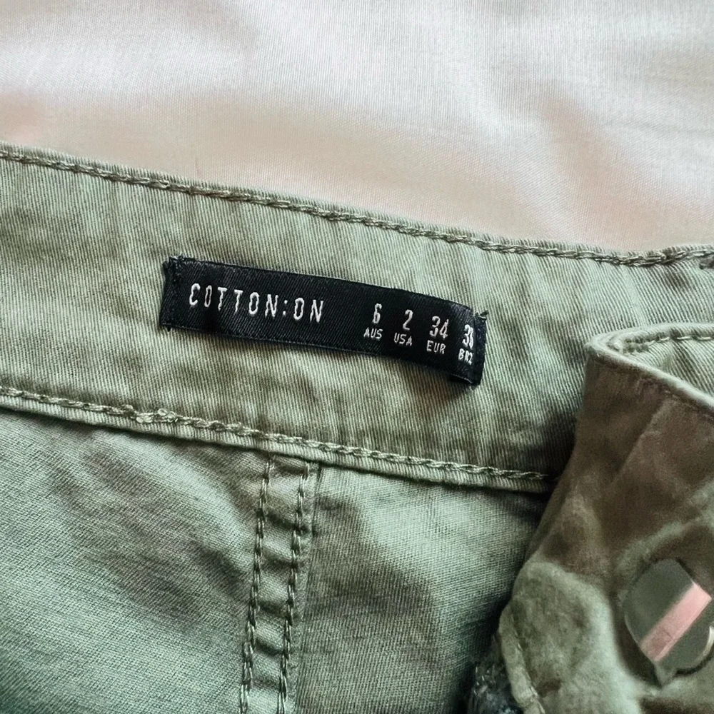 Cotton On cargo pants - Picture 3 of 3